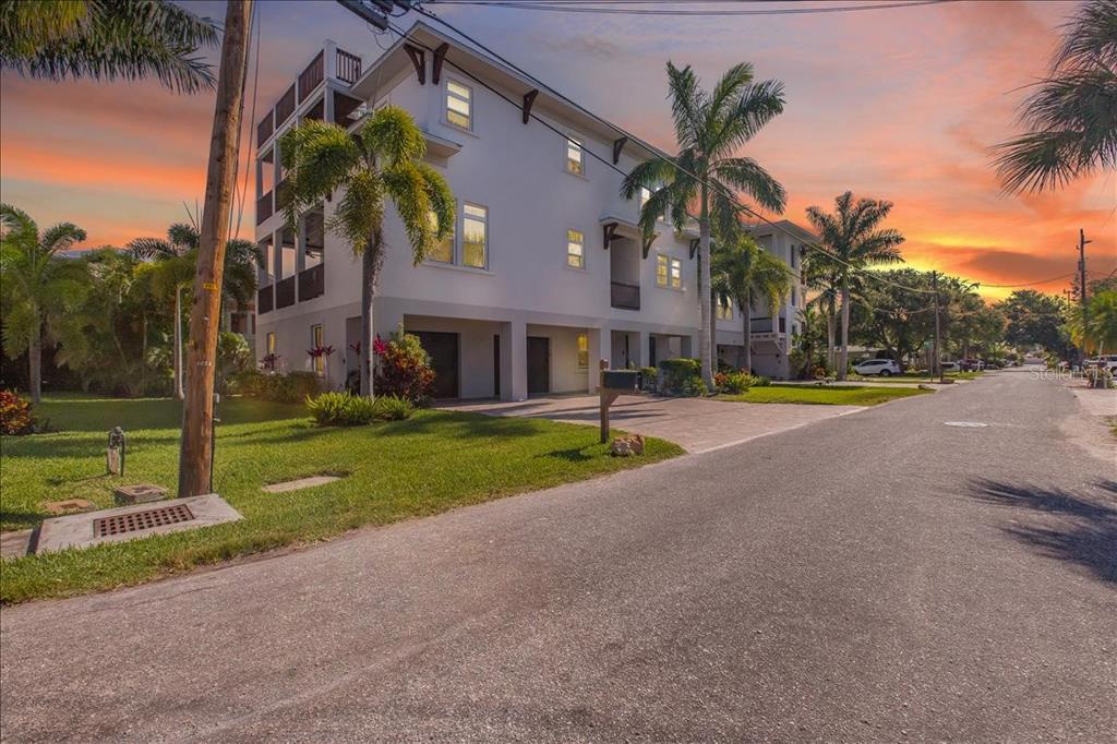 1025 Crescent Street Sarasota FL 34242